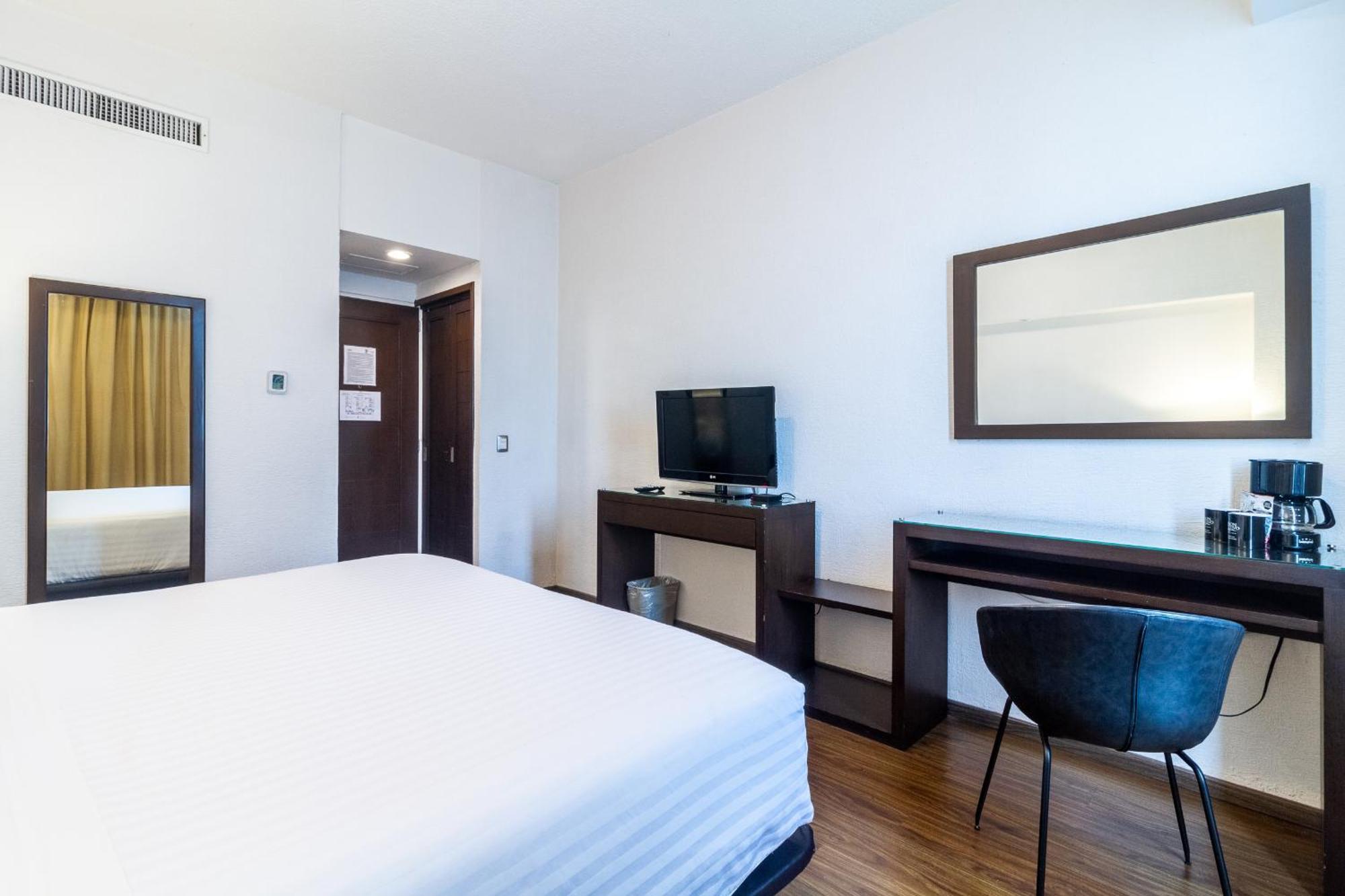 Meson Ejecutivo Guadalajara Minerva - Av Mexico Otel Dış mekan fotoğraf