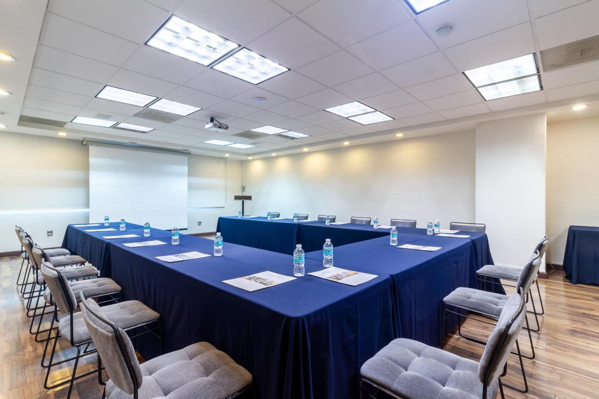 Meson Ejecutivo Guadalajara Minerva - Av Mexico Otel Dış mekan fotoğraf