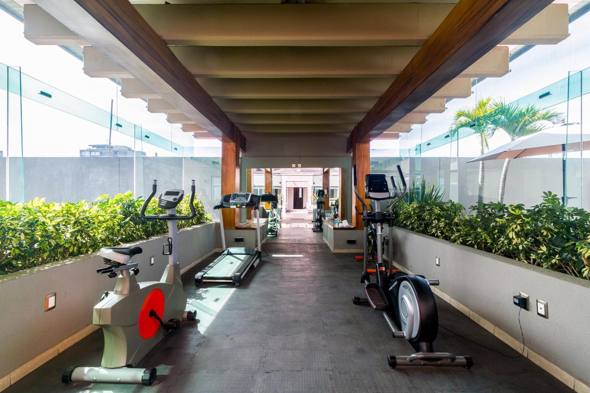 Meson Ejecutivo Guadalajara Minerva - Av Mexico Otel Dış mekan fotoğraf
